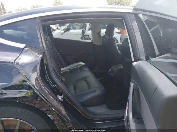 5YJ3E1EA5JF071011 2018 TESLA MODEL 3 - Image 8