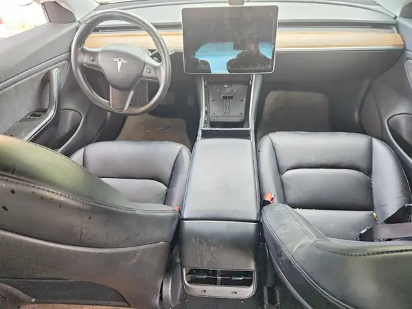 5YJ3E1EA5JF075785 2018 TESLA MODEL 3 - Image 8