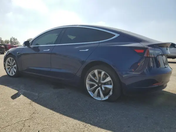 5YJ3E1EA5JF075964 2018 TESLA MODEL 3 - Image 2