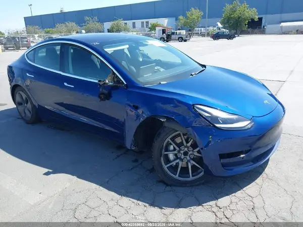 5YJ3E1EA5JF076614 2018 TESLA MODEL 3 - Image 1