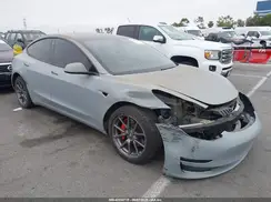 5YJ3E1EA5JF077617 2018 TESLA MODEL 3
