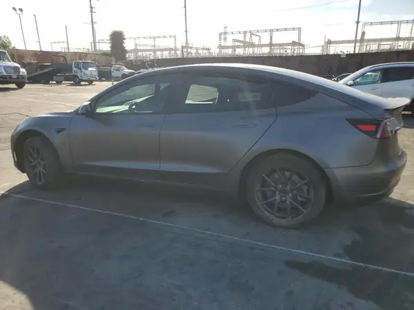 5YJ3E1EA5JF089461 2018 TESLA MODEL 3 - Image 2