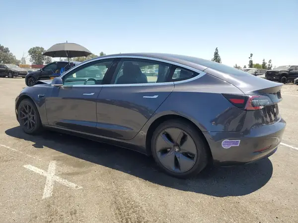 5YJ3E1EA5JF102077 2018 TESLA MODEL 3 - Image 2