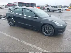 5YJ3E1EA5JF108364 2018 TESLA MODEL 3