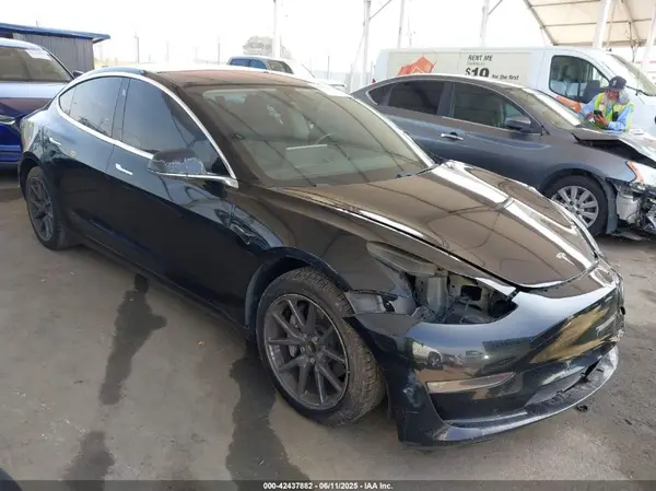 5YJ3E1EA5JF109014 2018 TESLA MODEL 3 - Image 1