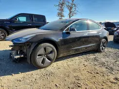 5YJ3E1EA5JF109191 2018 TESLA MODEL 3
