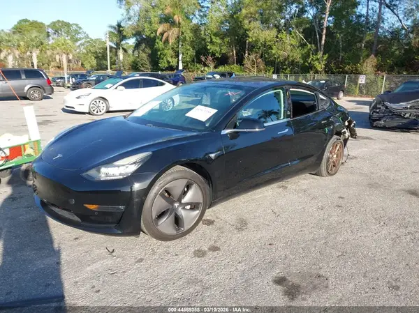 5YJ3E1EA5JF122927 2018 TESLA MODEL 3 - Image 2