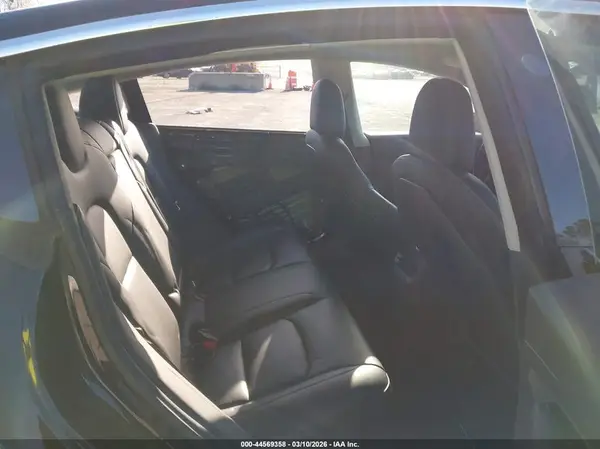 5YJ3E1EA5JF122927 2018 TESLA MODEL 3 - Image 8
