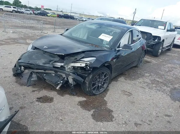 5YJ3E1EA5JF152056 2018 TESLA MODEL 3 - Image 2