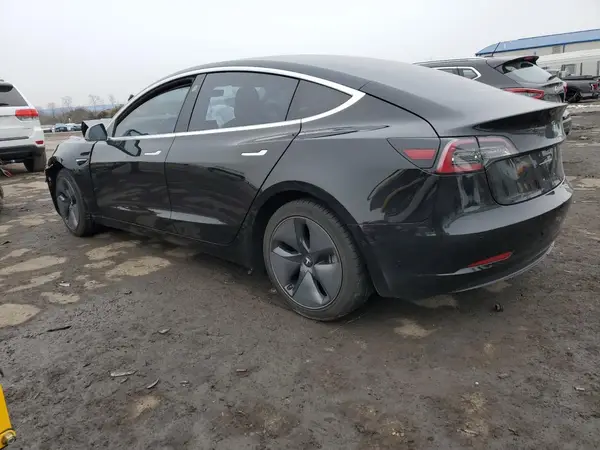 5YJ3E1EA5JF152557 2018 TESLA MODEL 3 - Image 2