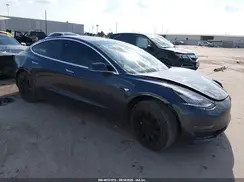 5YJ3E1EA5JF153661 2018 TESLA MODEL 3
