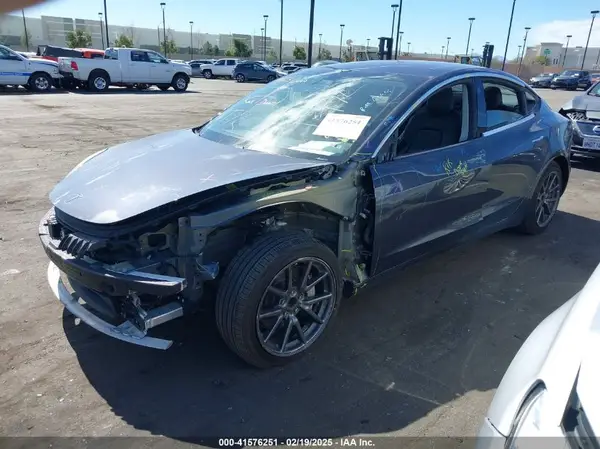 5YJ3E1EA5JF153675 2018 TESLA MODEL 3 - Image 2