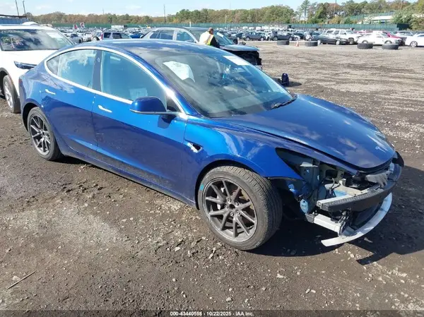 5YJ3E1EA5JF154356 2018 TESLA MODEL 3 - Image 1