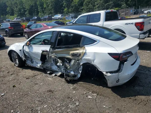5YJ3E1EA5JF154633 2018 TESLA MODEL 3 - Image 2