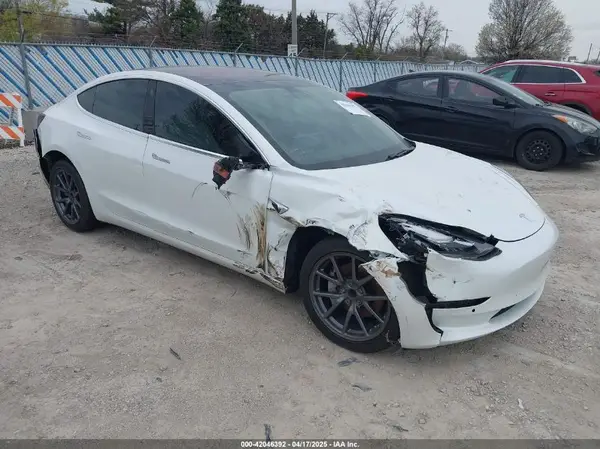 5YJ3E1EA5JF155507 2018 TESLA MODEL 3 - Image 1