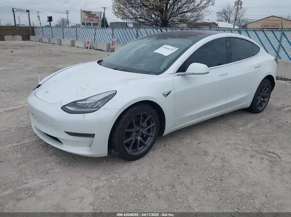 5YJ3E1EA5JF155507 2018 TESLA MODEL 3 - Image 2