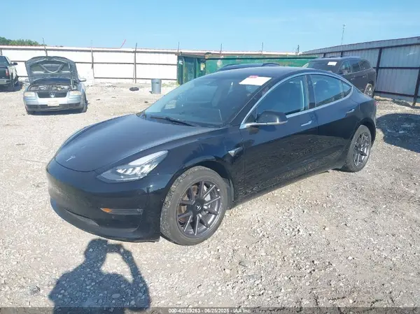 5YJ3E1EA5JF156320 2018 TESLA MODEL 3 - Image 2