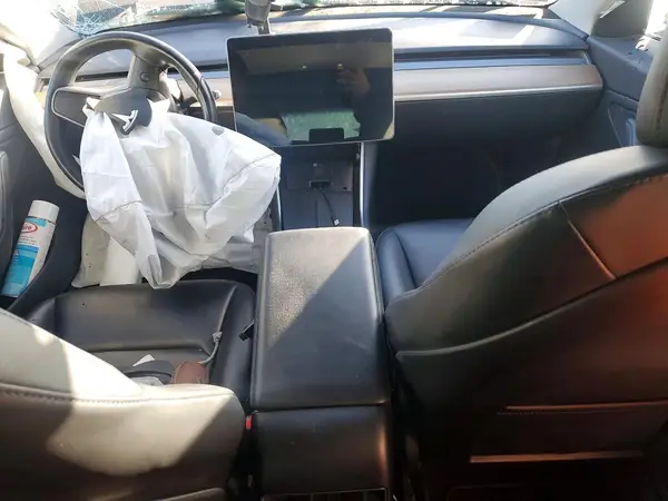 5YJ3E1EA5JF157404 2018 TESLA MODEL 3 - Image 8