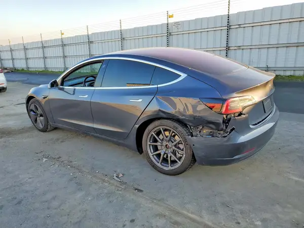 5YJ3E1EA5JF158567 2018 TESLA MODEL 3 - Image 2