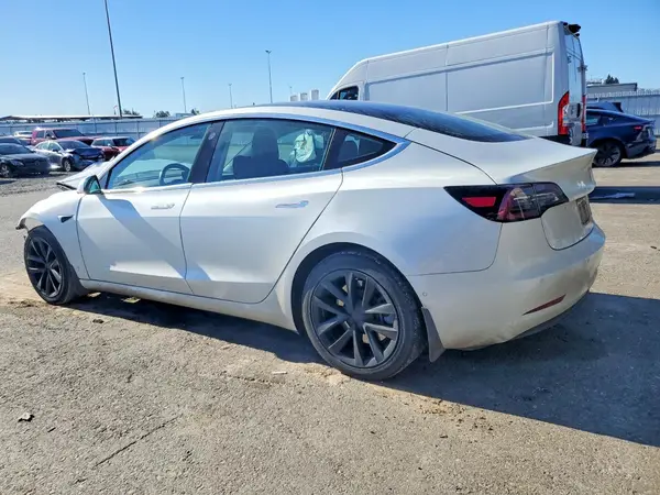 5YJ3E1EA5JF161744 2018 TESLA MODEL 3 - Image 2