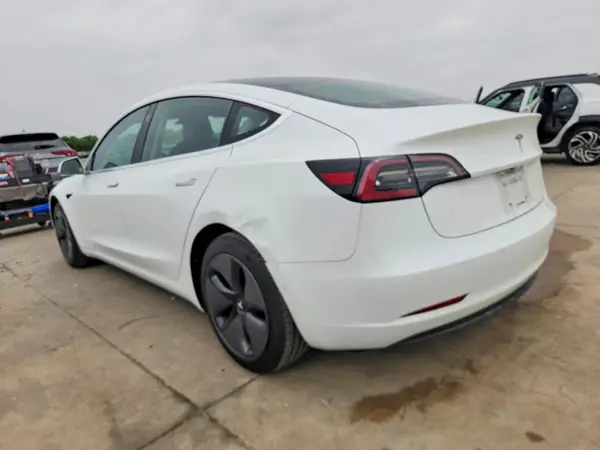 5YJ3E1EA5JF161808 2018 TESLA MODEL 3 - Image 2