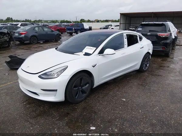 5YJ3E1EA5JF161906 2018 TESLA MODEL 3 - Image 2