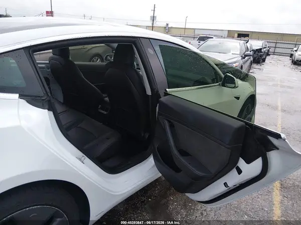 5YJ3E1EA5JF161906 2018 TESLA MODEL 3 - Image 8