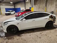 5YJ3E1EA5JF164885 2018 TESLA MODEL 3
