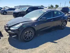 5YJ3E1EA5JF165681 2018 TESLA MODEL 3