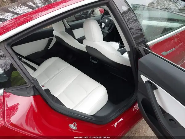5YJ3E1EA5JF167527 2018 TESLA MODEL 3 - Image 8