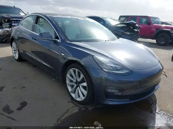5YJ3E1EA5JF169097 2018 TESLA MODEL 3 - Image 1