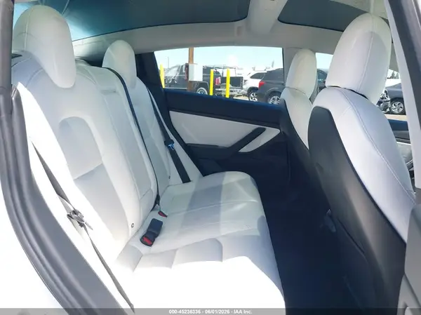 5YJ3E1EA5JF169701 2018 TESLA MODEL 3 - Image 8
