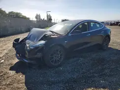 5YJ3E1EA5JF171772 2018 TESLA MODEL 3