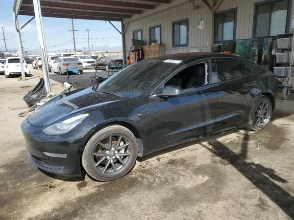 5YJ3E1EA5JF172355 2018 TESLA MODEL 3 - Image 1