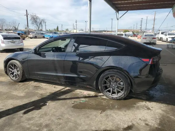 5YJ3E1EA5JF172355 2018 TESLA MODEL 3 - Image 2