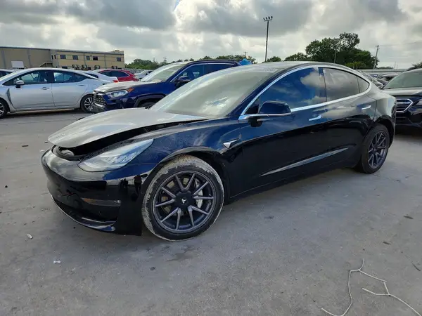 5YJ3E1EA5JF172887 2018 TESLA MODEL 3 - Image 1
