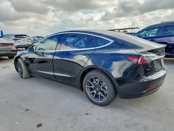 5YJ3E1EA5JF172887 2018 TESLA MODEL 3 - Image 2