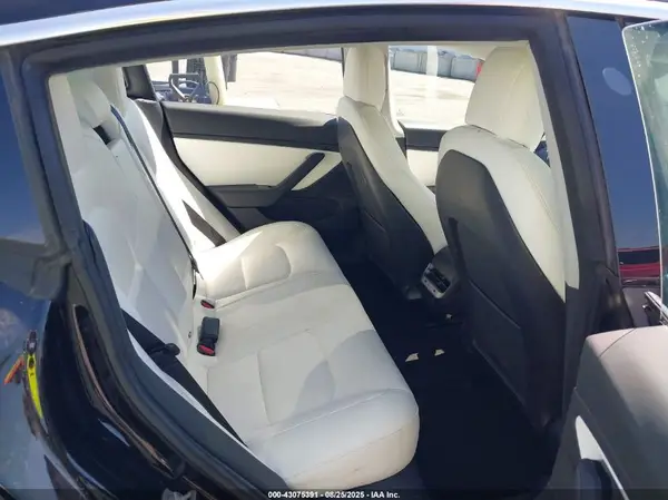 5YJ3E1EA5JF177846 2018 TESLA MODEL 3 - Image 8