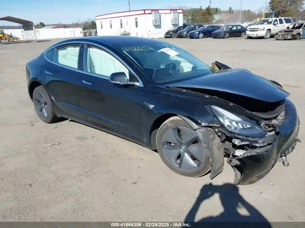 5YJ3E1EA5KF193059 2019 TESLA MODEL 3 - Image 1