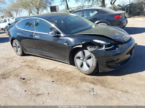 5YJ3E1EA5KF193353 2019 TESLA MODEL 3 - Image 1