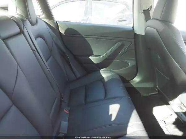 5YJ3E1EA5KF193353 2019 TESLA MODEL 3 - Image 8