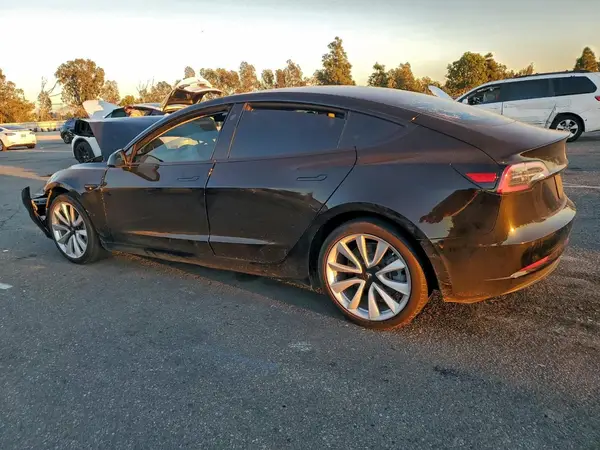 5YJ3E1EA5KF300479 2019 TESLA MODEL 3 - Image 2