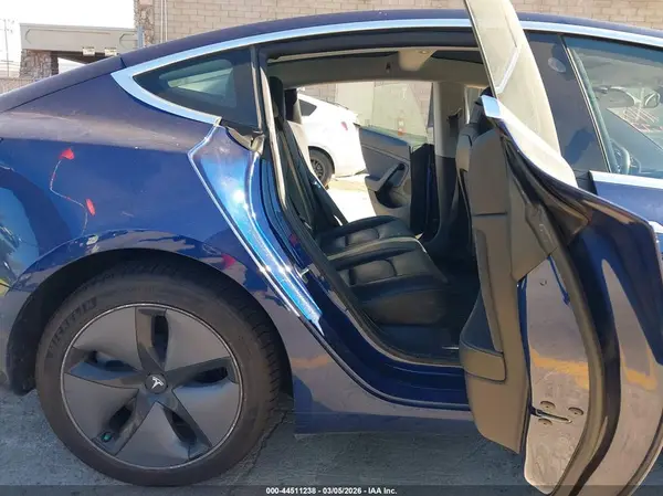 5YJ3E1EA5KF309344 2019 TESLA MODEL 3 - Image 8