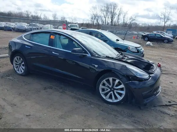 5YJ3E1EA5KF310896 2019 TESLA MODEL 3 - Image 1
