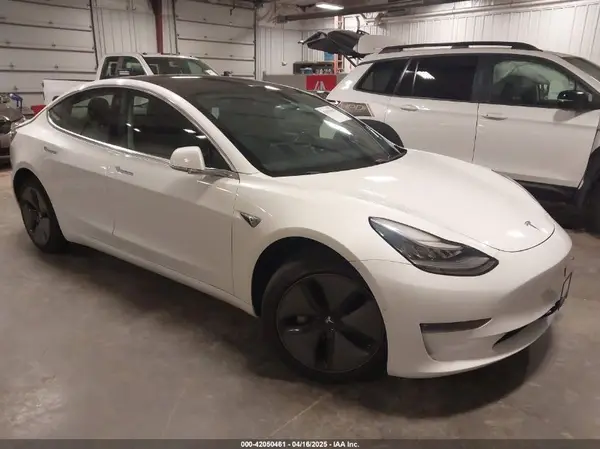 5YJ3E1EA5KF317542 2019 TESLA MODEL 3 - Image 1