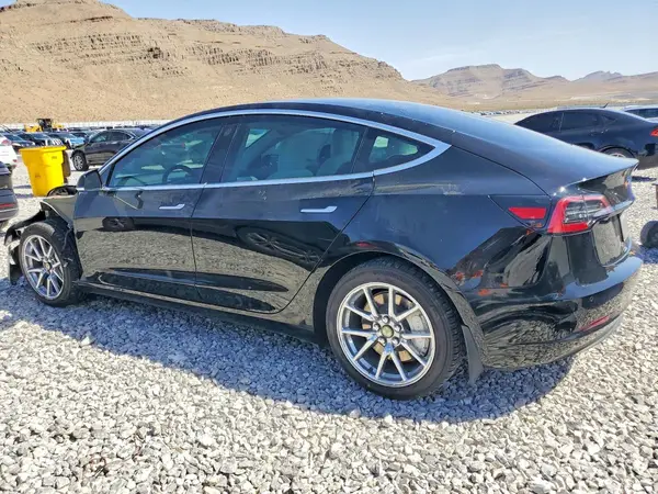 5YJ3E1EA5KF323647 2019 TESLA MODEL 3 - Image 2
