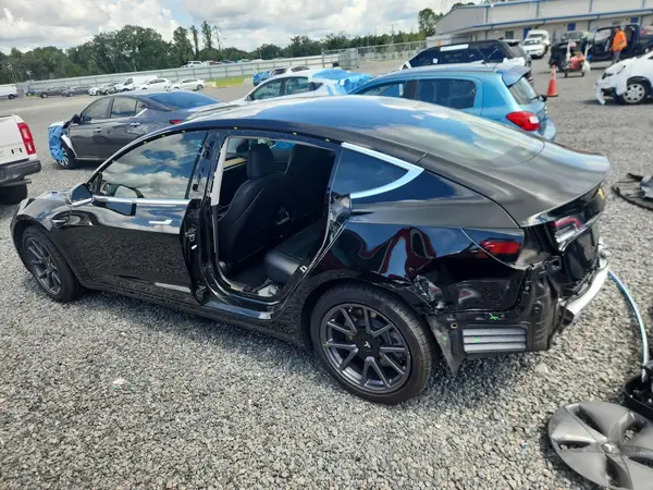5YJ3E1EA5KF337581 2019 TESLA MODEL 3 - Image 2