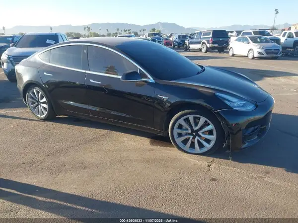 5YJ3E1EA5KF345440 2019 TESLA MODEL 3 - Image 1