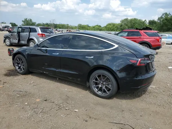 5YJ3E1EA5KF394668 2019 TESLA MODEL 3 - Image 2