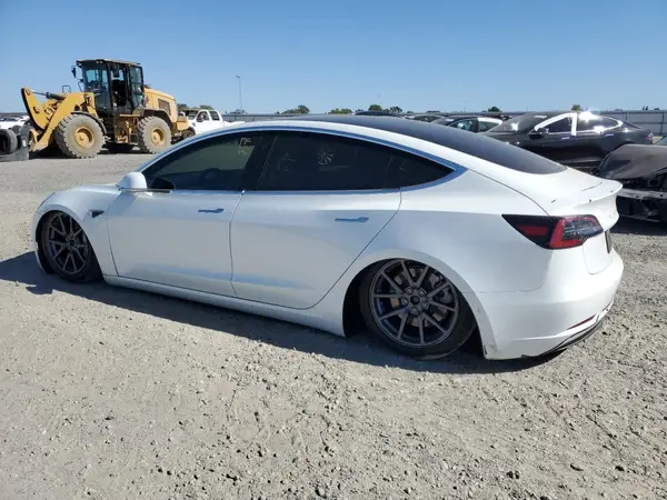 5YJ3E1EA5KF397196 2019 TESLA MODEL 3 - Image 2